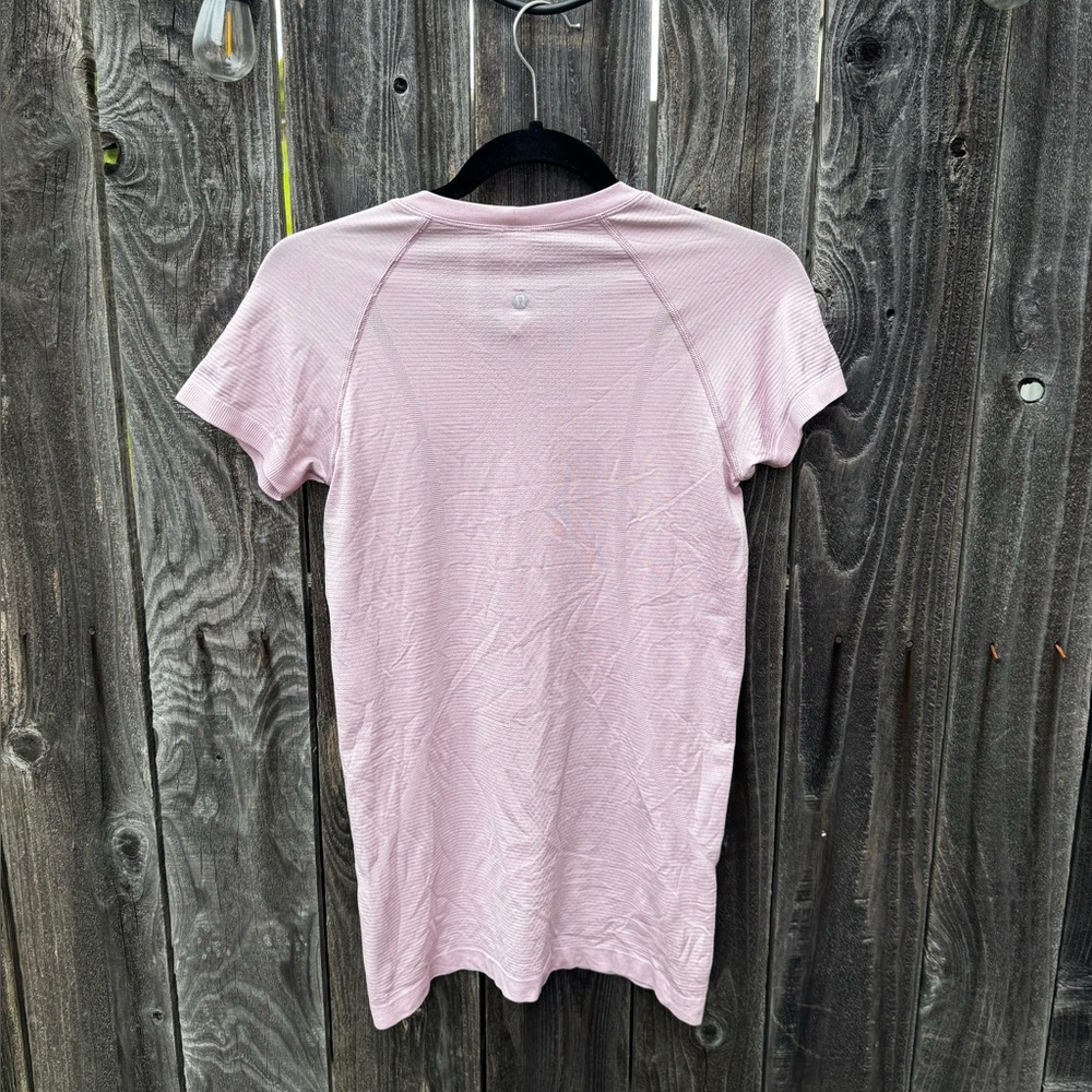 Lululemon Swiftly Tech Short Sleeve 2.0 Misty Pink Size 6/Medium - Picture 8 of 8